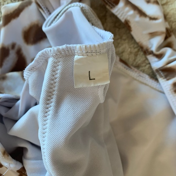 Leopard One Shoulder Swimsuit- Size Large - Picture 4 of 4